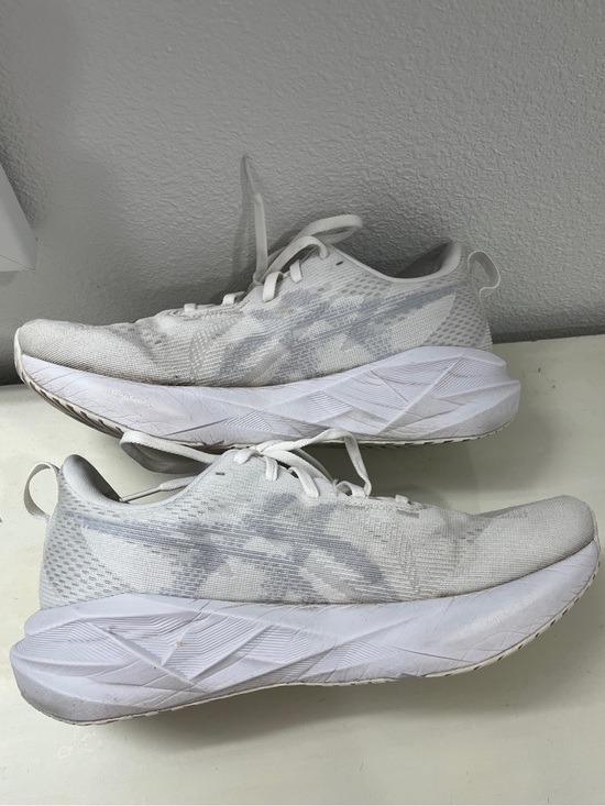 Asics Women\'s NovaBlast 5 Running Shoes